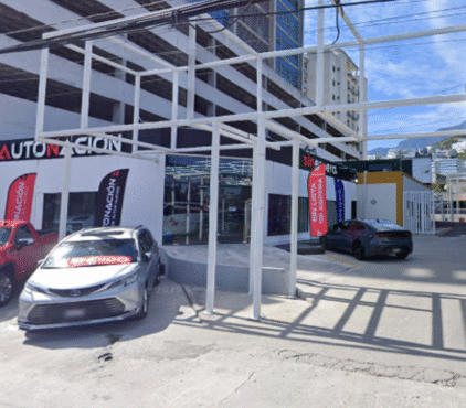 LOCAL MONTERREY AV. LAZARO CARDENAS 169M2 RENTA